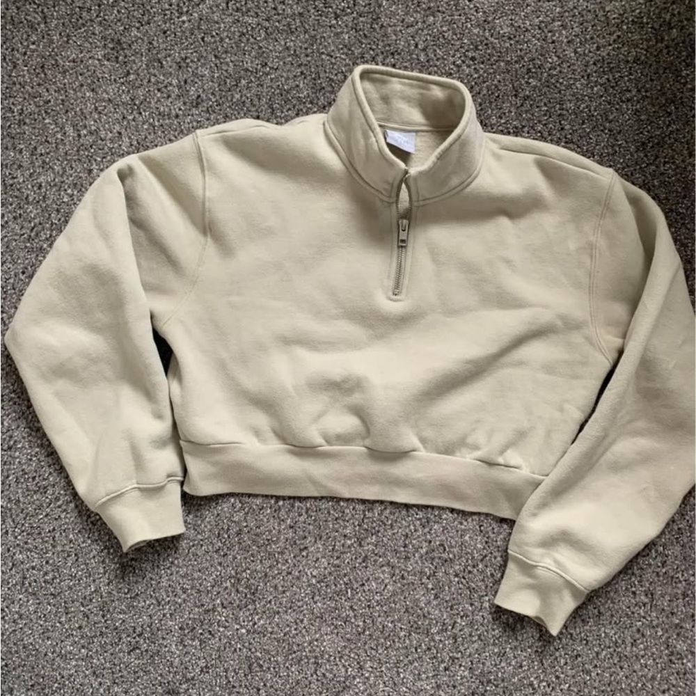 Aritzia TNA cozy fleece cropped quarter zip sweater and light green size small